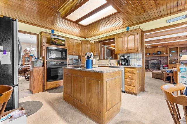 12304 E 63rd Terrace, Kansas City, MO 64133