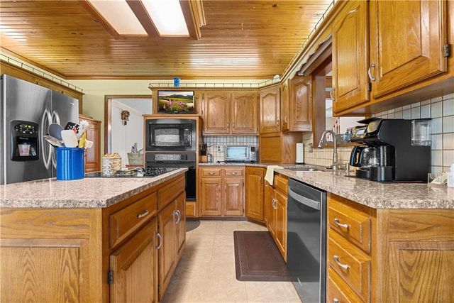 12304 E 63rd Terrace, Kansas City, MO 64133