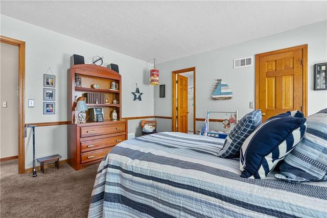 12304 E 63rd Terrace, Kansas City, MO 64133