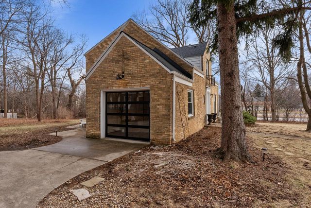 540 Crystal LANE, Elm Grove, WI 53122