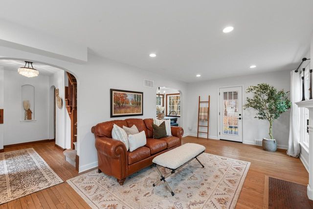 540 Crystal LANE, Elm Grove, WI 53122