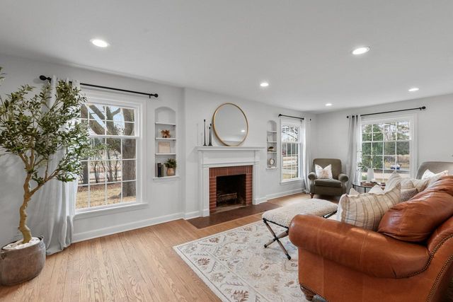 540 Crystal LANE, Elm Grove, WI 53122