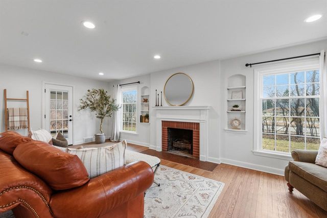 540 Crystal LANE, Elm Grove, WI 53122