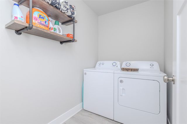 6914 SE 7th Avenue, Pleasant Hill, IA 50327