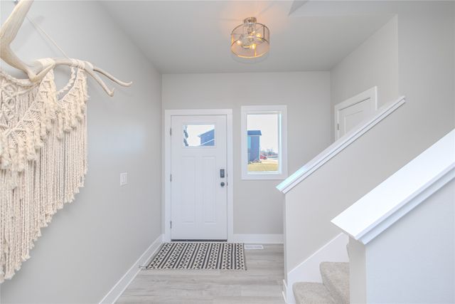 6914 SE 7th Avenue, Pleasant Hill, IA 50327