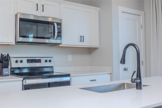 6914 SE 7th Avenue, Pleasant Hill, IA 50327