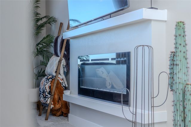 6914 SE 7th Avenue, Pleasant Hill, IA 50327