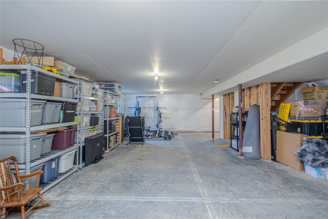 6914 SE 7th Avenue, Pleasant Hill, IA 50327