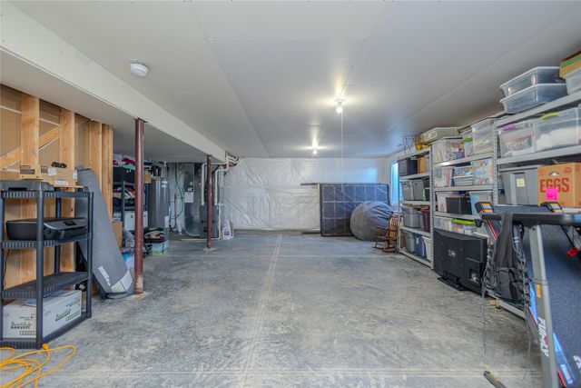 6914 SE 7th Avenue, Pleasant Hill, IA 50327