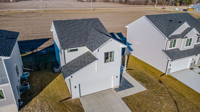 6914 SE 7th Avenue, Pleasant Hill, IA 50327