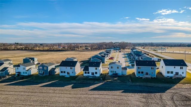 6914 SE 7th Avenue, Pleasant Hill, IA 50327