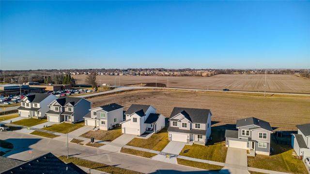 6914 SE 7th Avenue, Pleasant Hill, IA 50327