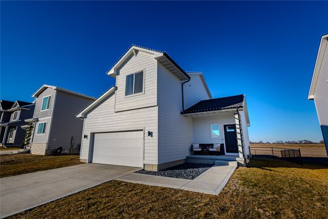 6914 SE 7th Avenue, Pleasant Hill, IA 50327