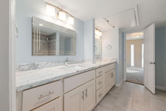 6453 Bayou Glen Road, Houston, TX 77057