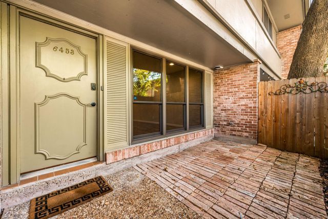 6453 Bayou Glen Road, Houston, TX 77057