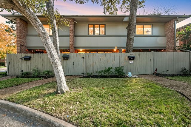 6453 Bayou Glen Road, Houston, TX 77057