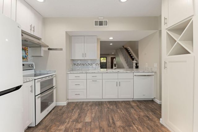 6453 Bayou Glen Road, Houston, TX 77057