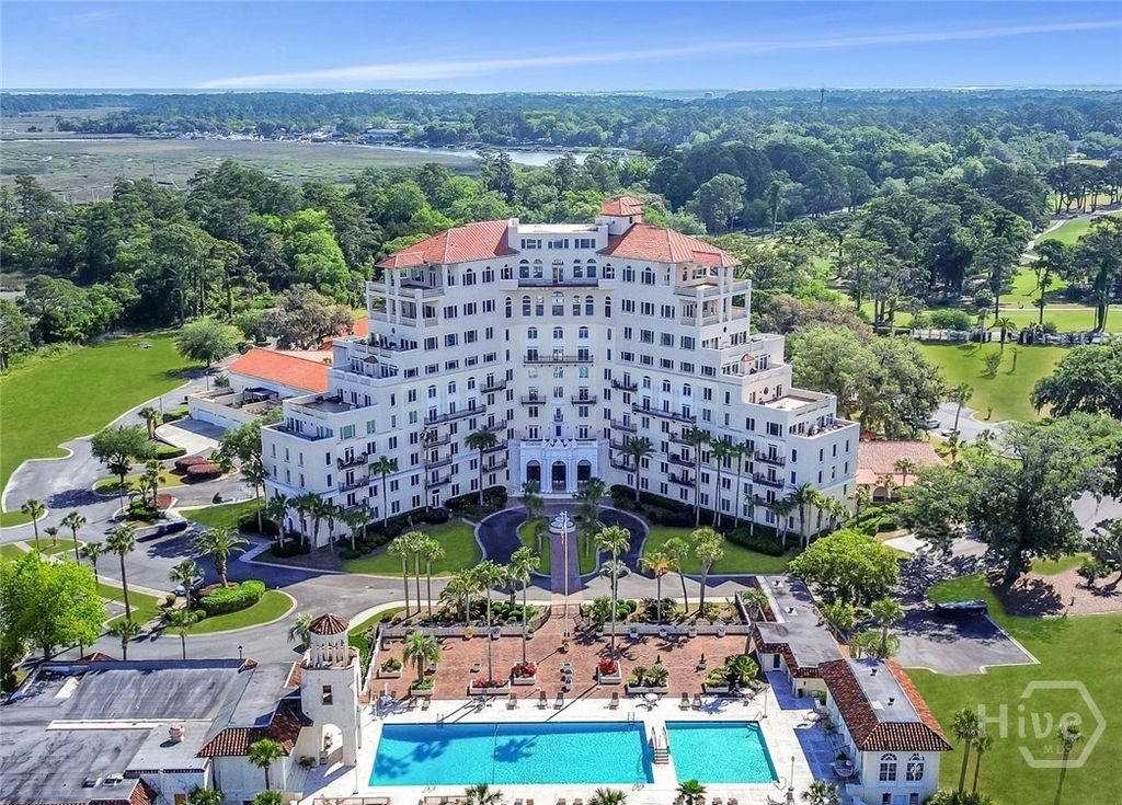 Image 1 of property listing at 700 Wilmington Island Road 404, Savannah, GA 31410