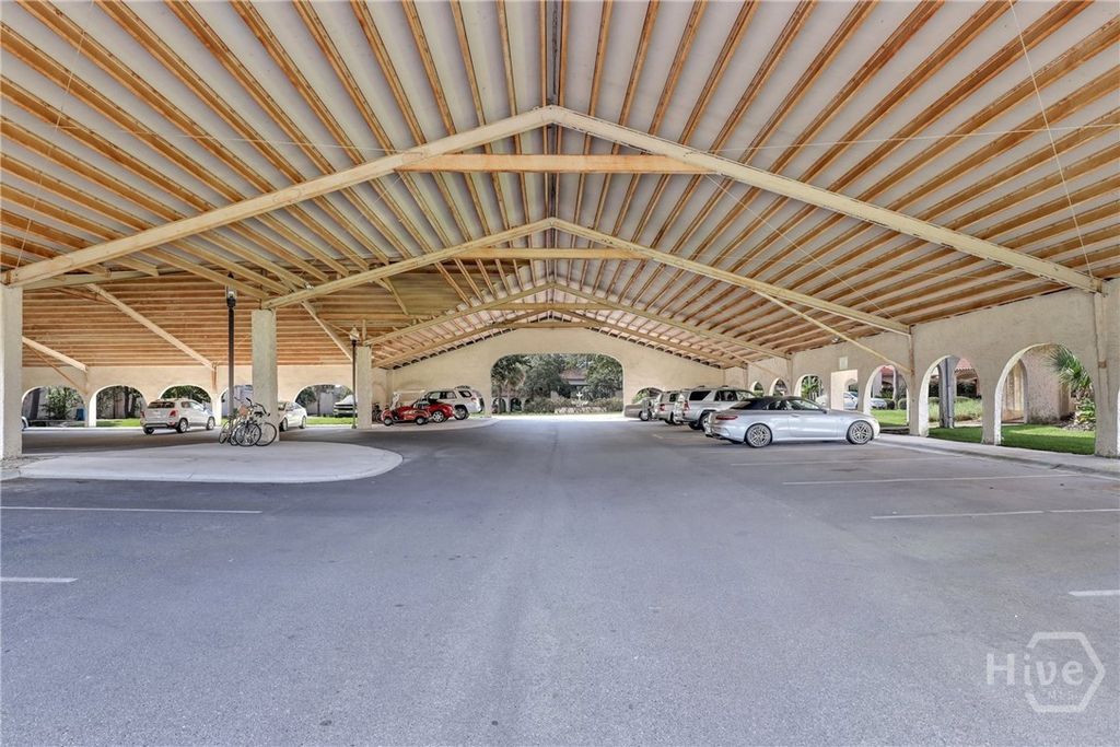 Image 29 of property listing at 700 Wilmington Island Road 404, Savannah, GA 31410