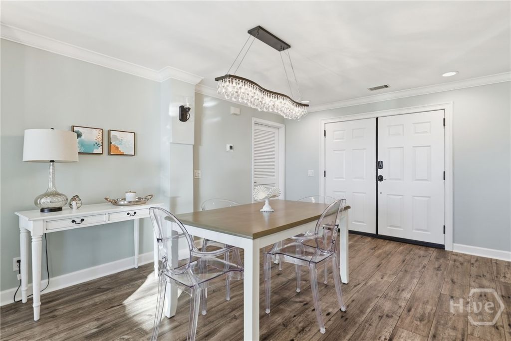 Image 8 of property listing at 700 Wilmington Island Road 404, Savannah, GA 31410