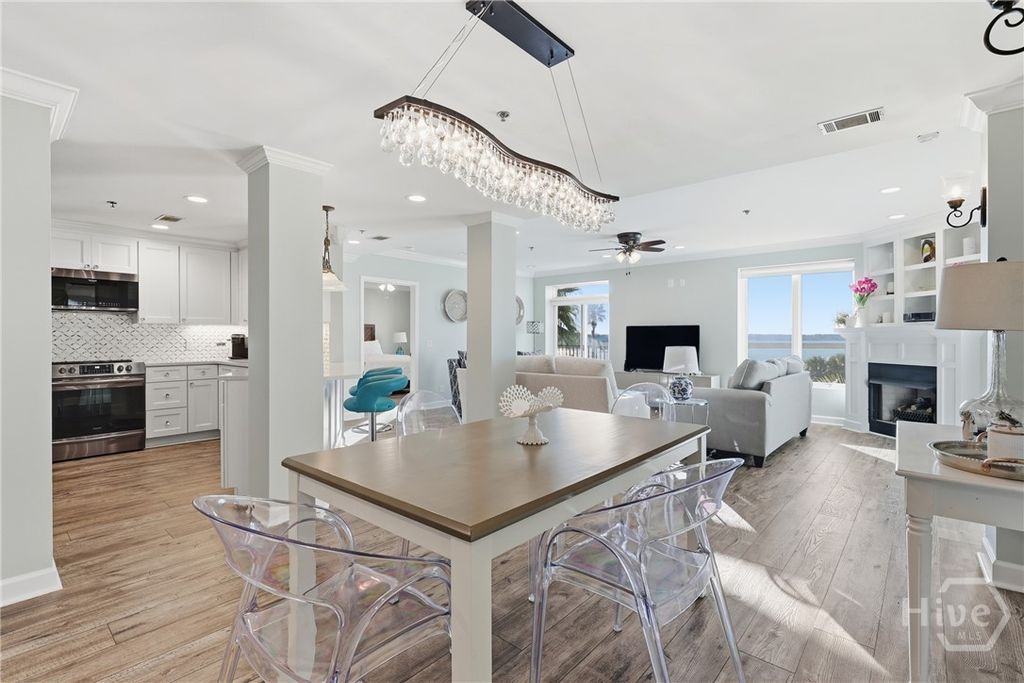 Image 9 of property listing at 700 Wilmington Island Road 404, Savannah, GA 31410