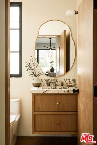 12040 Maxwellton Road, Studio City, CA 91604