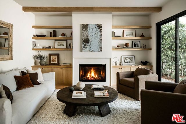 12040 Maxwellton Road, Studio City, CA 91604