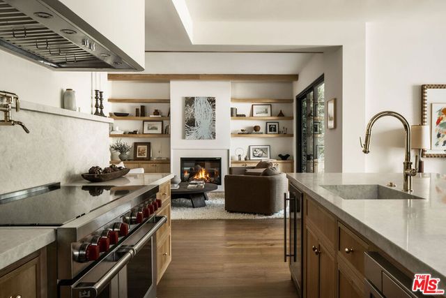 12040 Maxwellton Road, Studio City, CA 91604