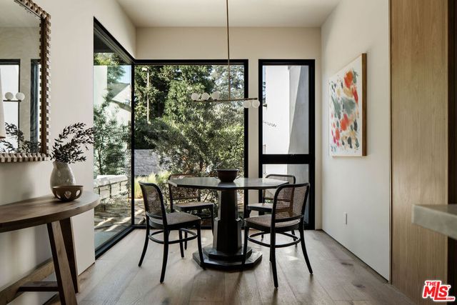 12040 Maxwellton Road, Studio City, CA 91604