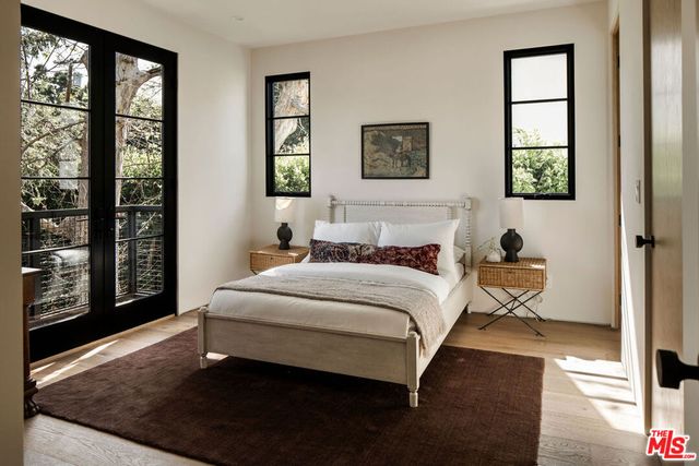 12040 Maxwellton Road, Studio City, CA 91604