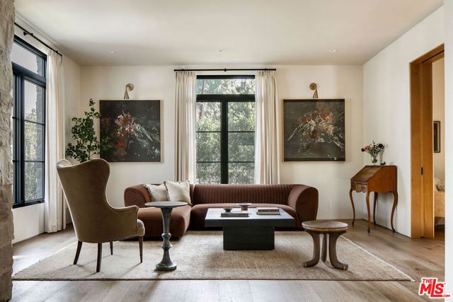 12040 Maxwellton Road, Studio City, CA 91604