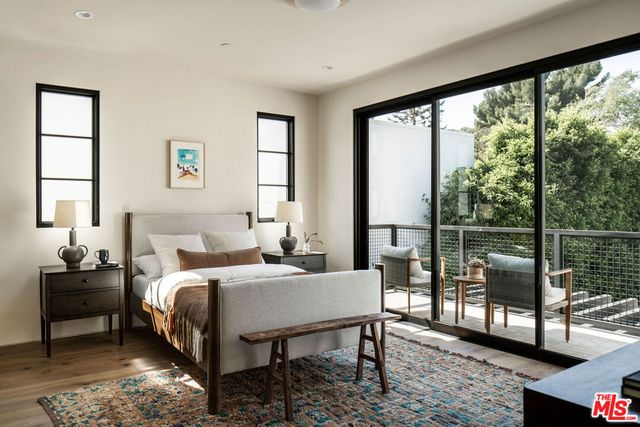 12040 Maxwellton Road, Studio City, CA 91604