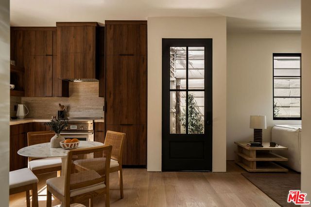 12040 Maxwellton Road, Studio City, CA 91604