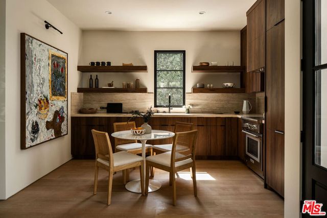 12040 Maxwellton Road, Studio City, CA 91604