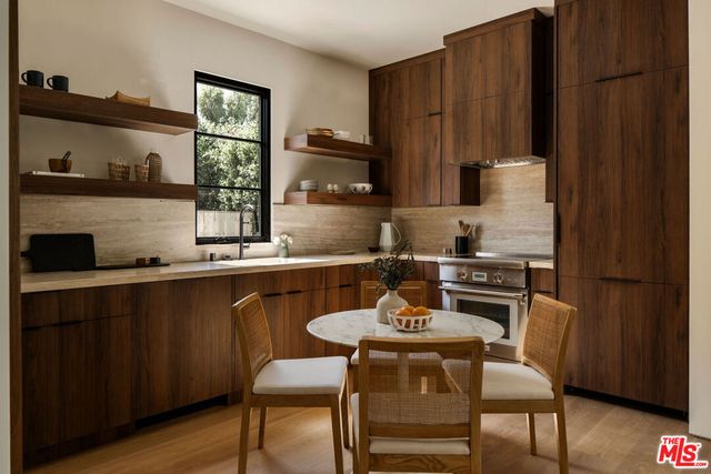 12040 Maxwellton Road, Studio City, CA 91604