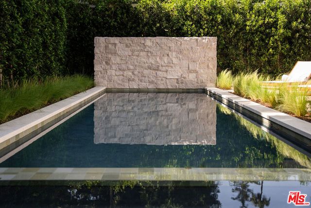 12040 Maxwellton Road, Studio City, CA 91604