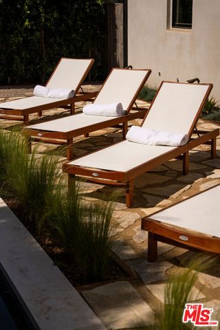 12040 Maxwellton Road, Studio City, CA 91604