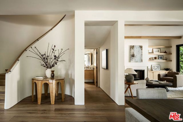 12040 Maxwellton Road, Studio City, CA 91604