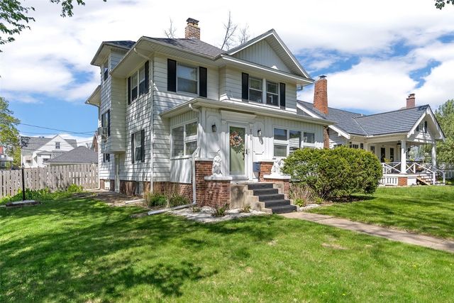 2300 4th Avenue SE, Cedar Rapids, IA 52403
