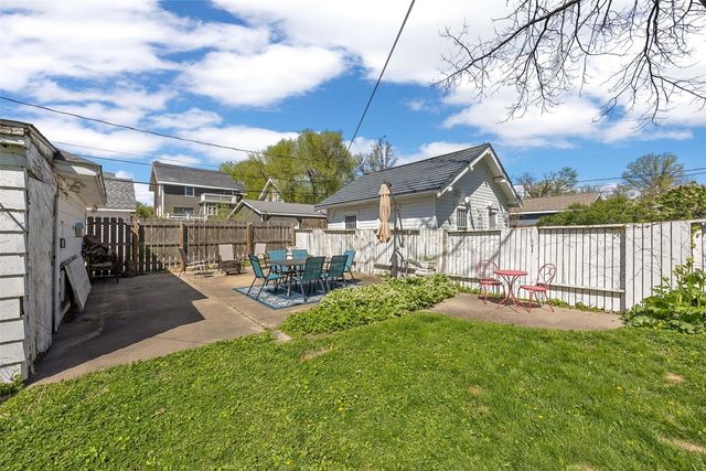 2300 4th Avenue SE, Cedar Rapids, IA 52403