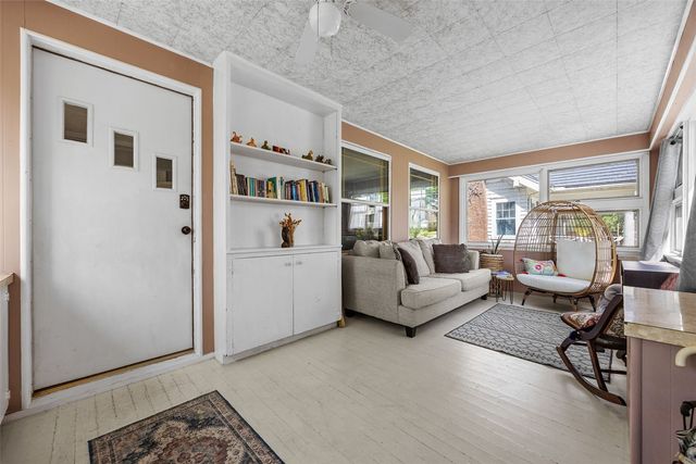2300 4th Avenue SE, Cedar Rapids, IA 52403