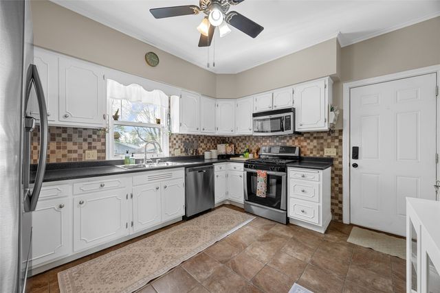 2300 4th Avenue SE, Cedar Rapids, IA 52403