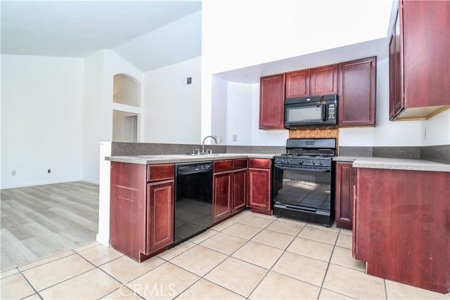 14621 Owens River, Victorville, CA 92392