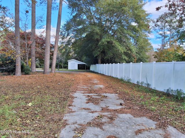 33 Gapway Road, Fair Bluff, NC 28439