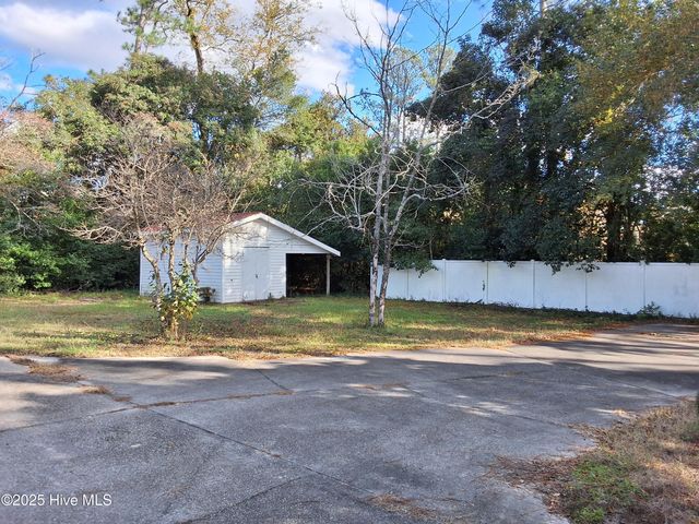 33 Gapway Road, Fair Bluff, NC 28439