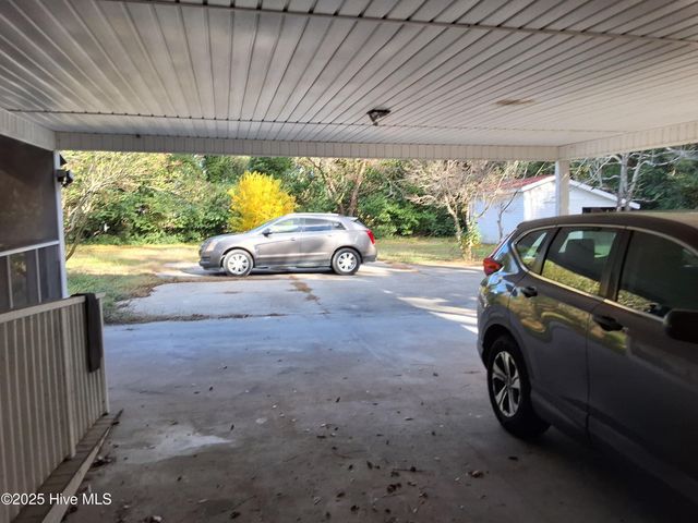 33 Gapway Road, Fair Bluff, NC 28439