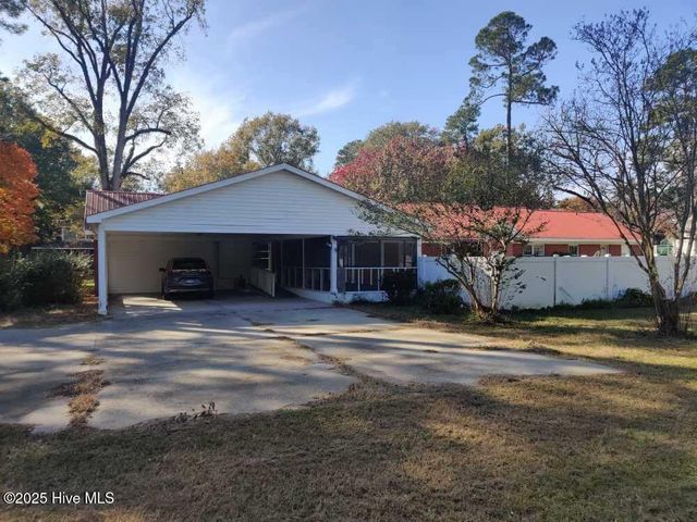 33 Gapway Road, Fair Bluff, NC 28439