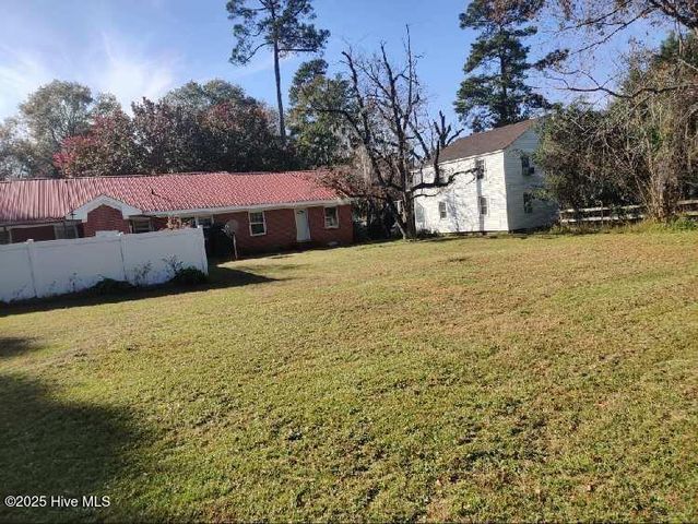 33 Gapway Road, Fair Bluff, NC 28439