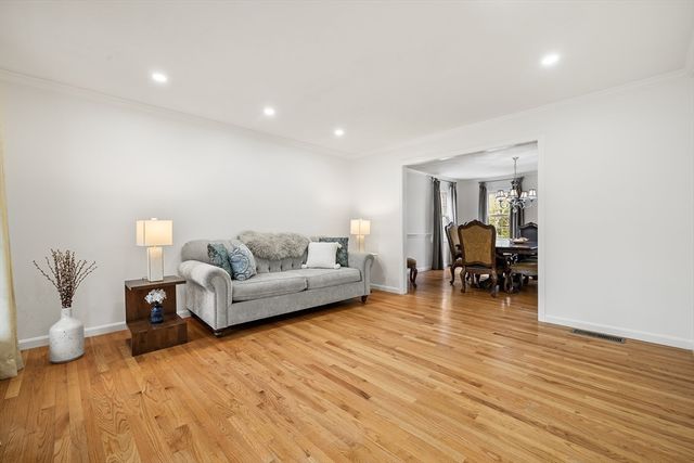 557 Acorn Park Dr 557, Acton, MA 01720