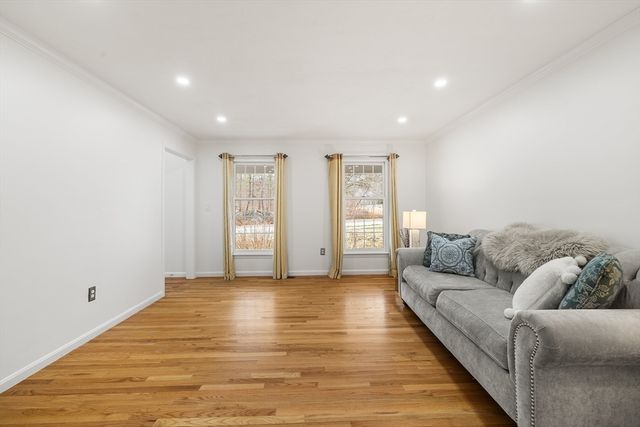 557 Acorn Park Dr 557, Acton, MA 01720